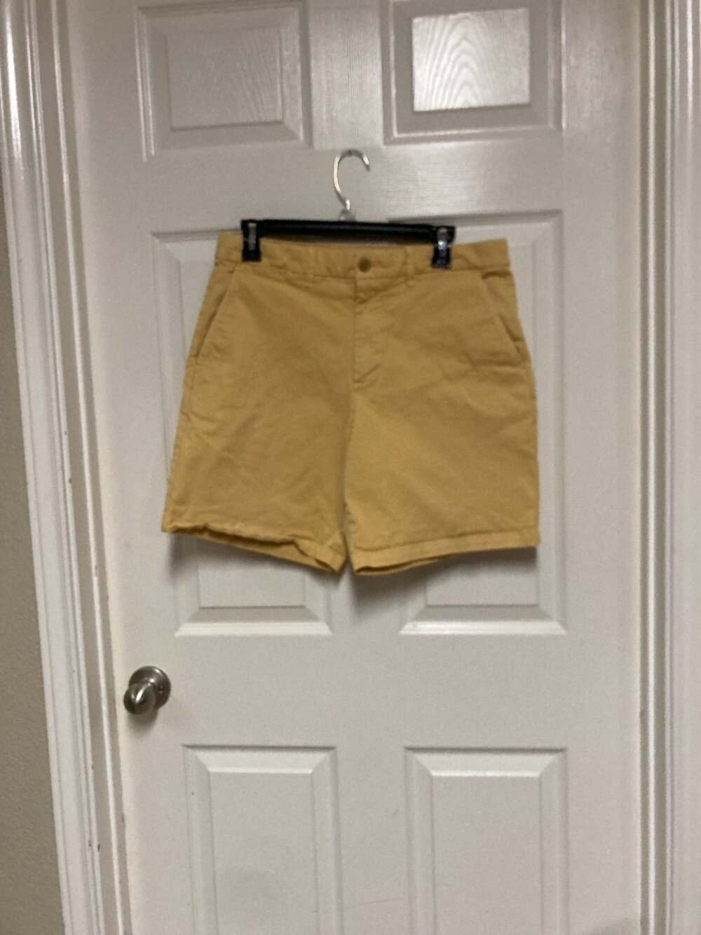 GAP shorts chino khaki yellow size 32 (8" short) Men's